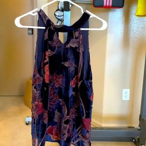 Skyes are blue like new